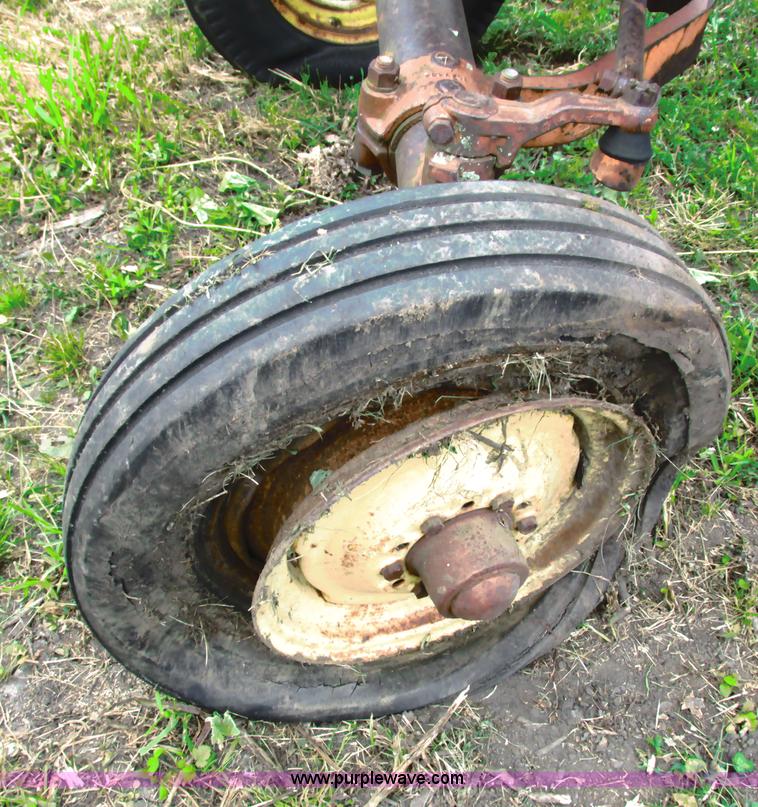 image for item G8563 Minneapolis Moline M5 tractor