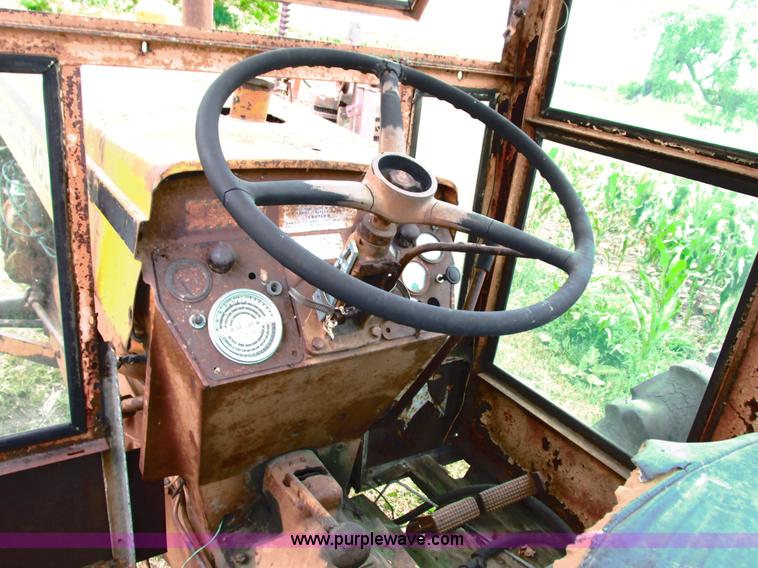 image for item G8563 Minneapolis Moline M5 tractor