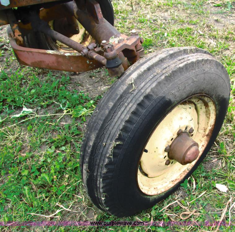 image for item G8563 Minneapolis Moline M5 tractor