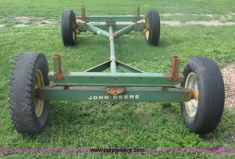 John Deere 963 running gear in Andale, KS Item H6461 sold Purple Wave