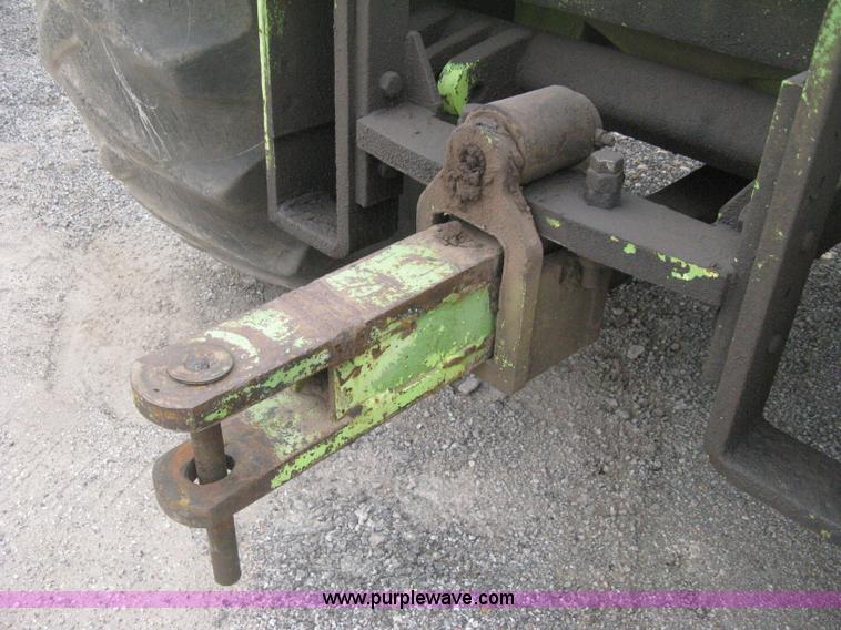 image for item H6493 1986 Steiger Bearcat II 4WD tractor