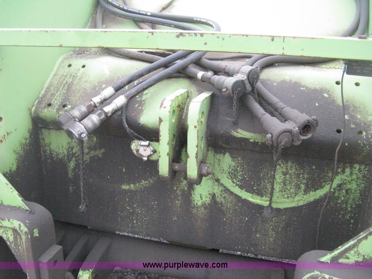 image for item H6493 1986 Steiger Bearcat II 4WD tractor