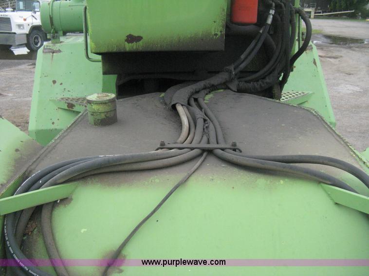 image for item H6493 1986 Steiger Bearcat II 4WD tractor