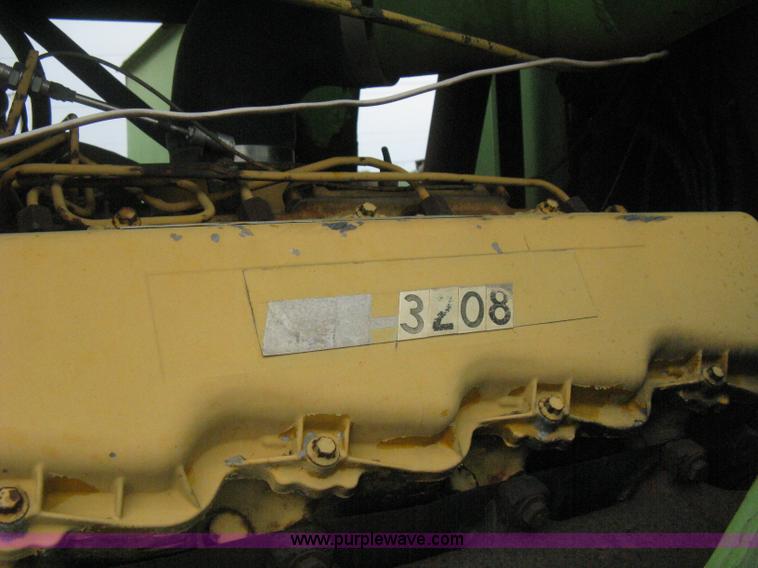 image for item H6493 1986 Steiger Bearcat II 4WD tractor