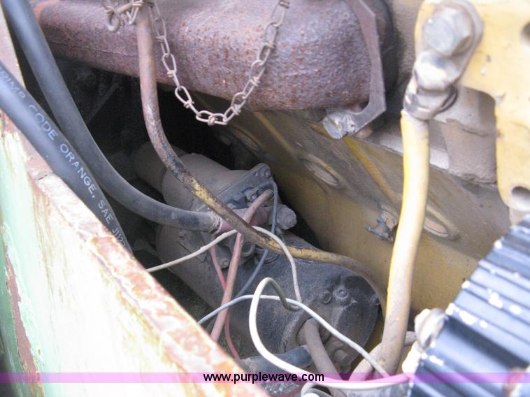 image for item H6493 1986 Steiger Bearcat II 4WD tractor