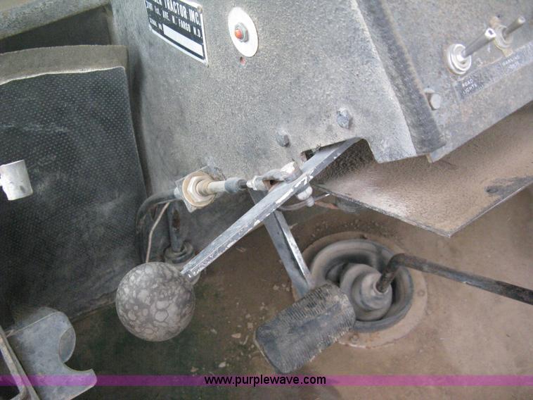 image for item H6493 1986 Steiger Bearcat II 4WD tractor