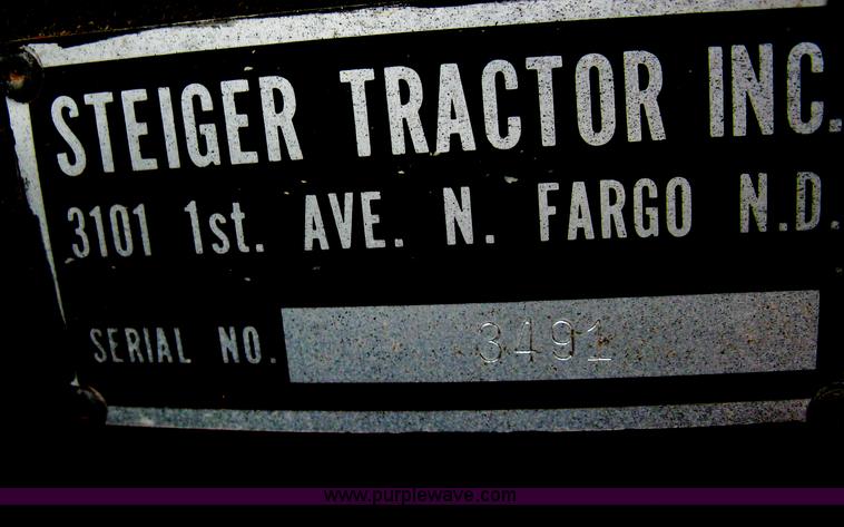 image for item H6493 1986 Steiger Bearcat II 4WD tractor