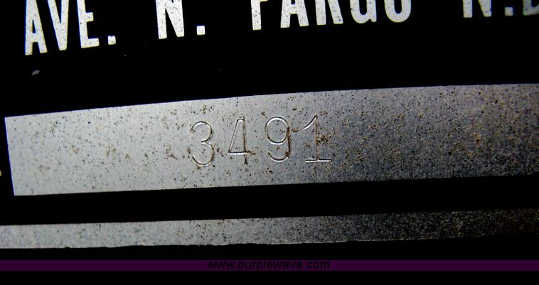 image for item H6493 1986 Steiger Bearcat II 4WD tractor