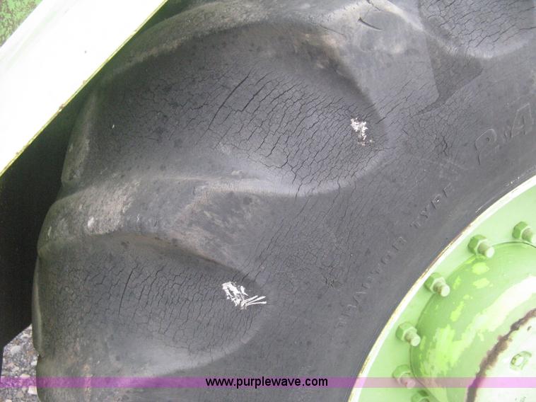 image for item H6493 1986 Steiger Bearcat II 4WD tractor