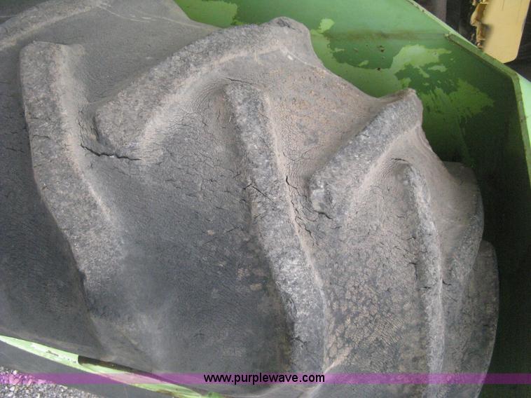 image for item H6493 1986 Steiger Bearcat II 4WD tractor