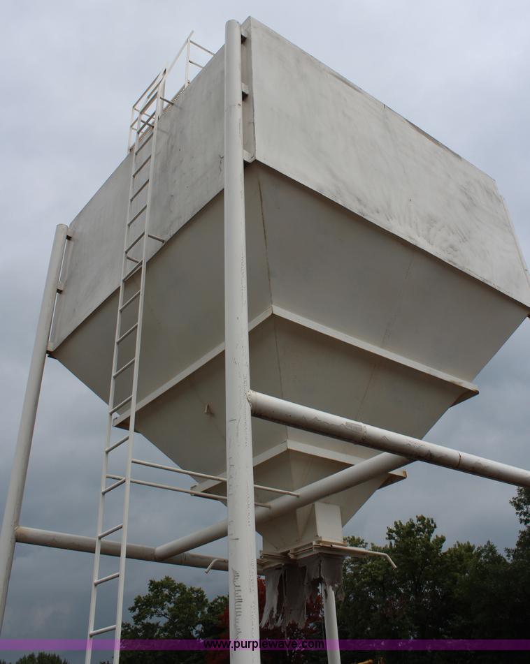 image for item H6601 Overhead bulk bin