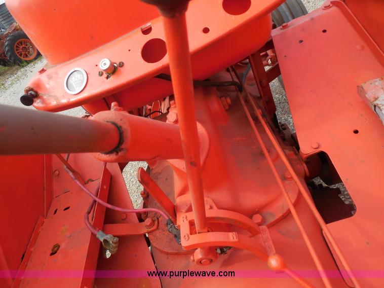 image for item H9832 Case LA tractor