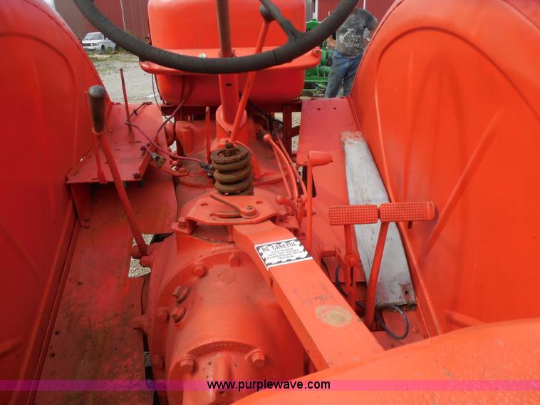 image for item H9832 Case LA tractor