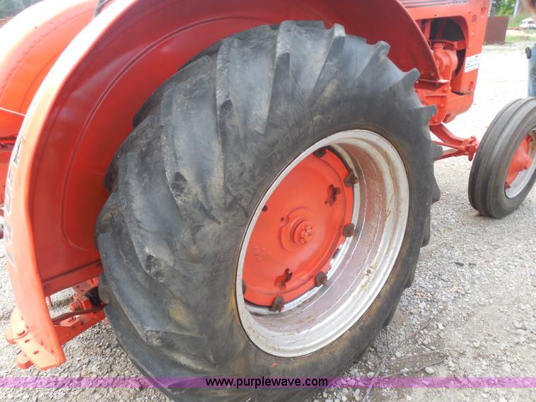image for item H9832 Case LA tractor