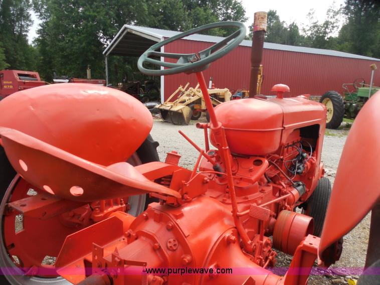 image for item H9836 Case DC tractor