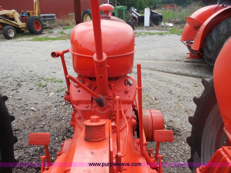 image for item H9836 Case DC tractor