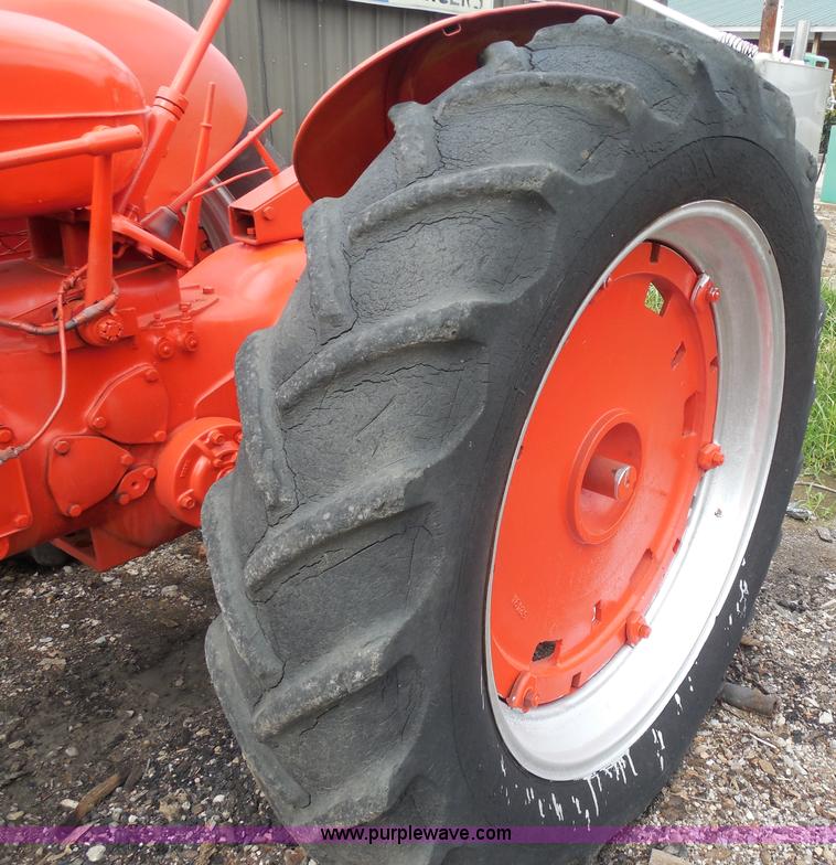 image for item H9836 Case DC tractor