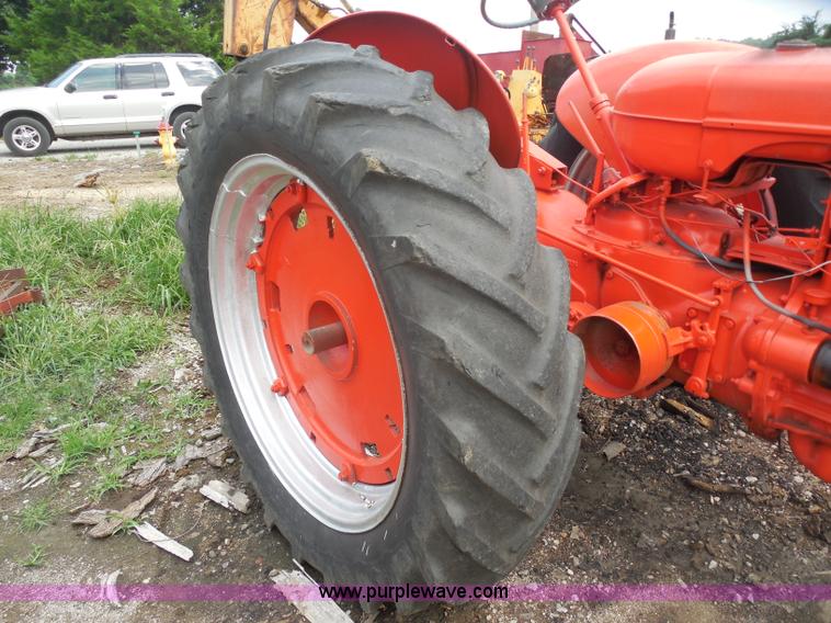 image for item H9836 Case DC tractor