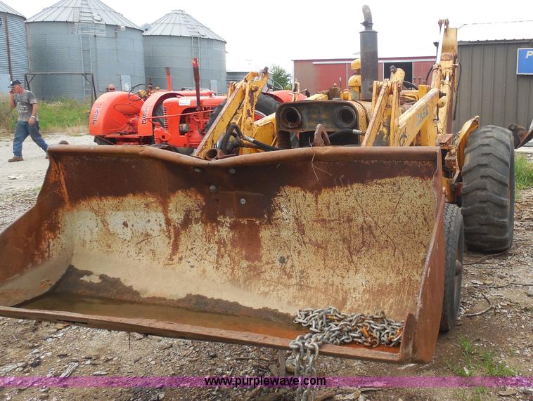 image for item H9837 1967 Case 580 backhoe