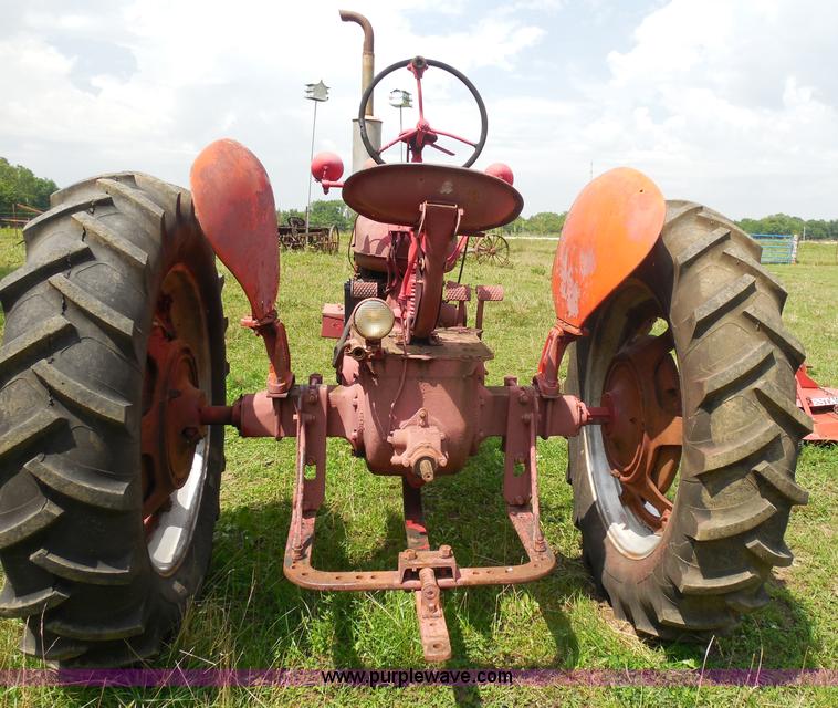 image for item H9840 Mccormick Farmall H tractor