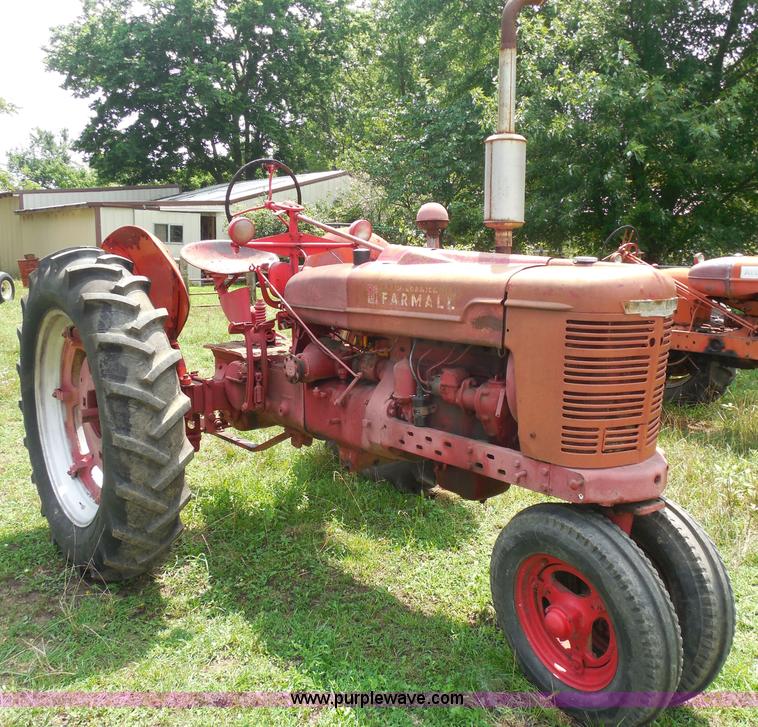 image for item H9840 Mccormick Farmall H tractor