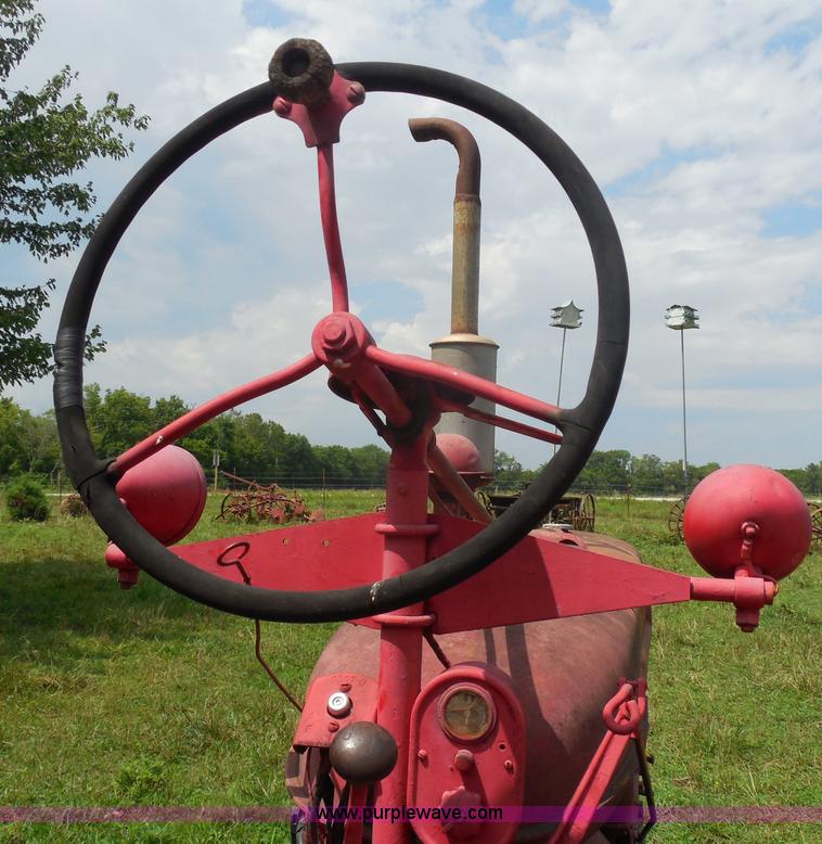 image for item H9840 Mccormick Farmall H tractor