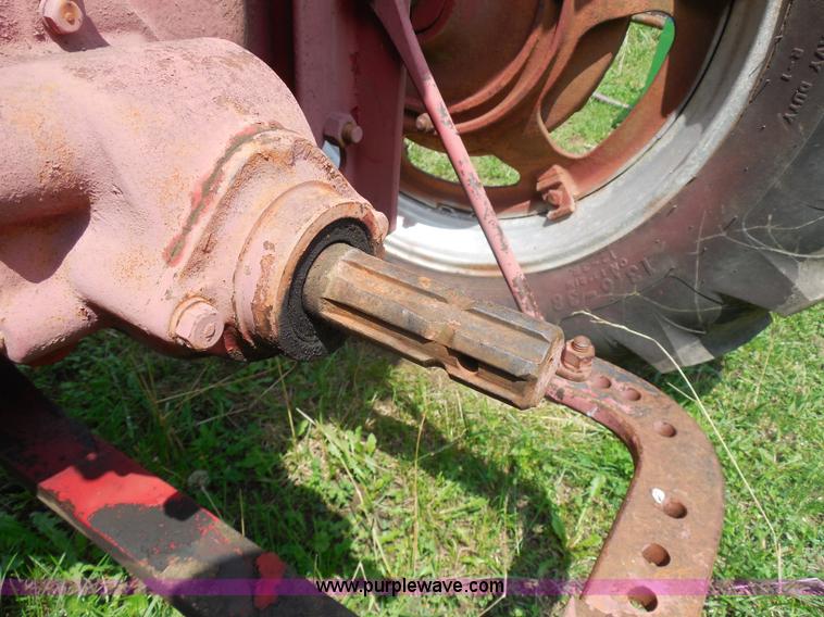 image for item H9840 Mccormick Farmall H tractor