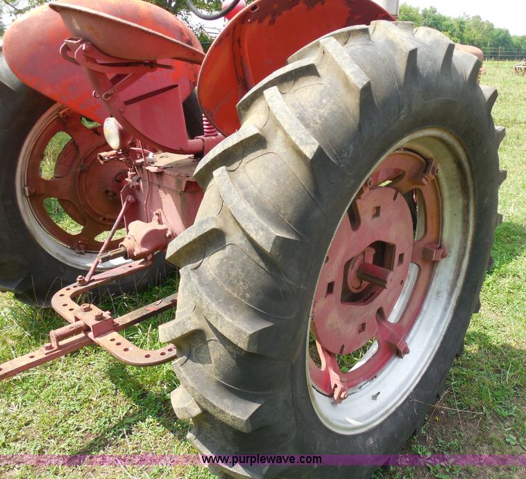 image for item H9840 Mccormick Farmall H tractor