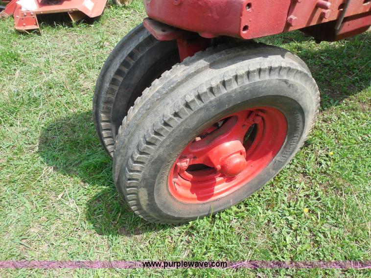 image for item H9840 Mccormick Farmall H tractor