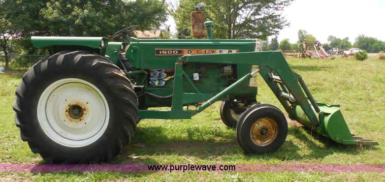 image for item H9841 Oliver 1600 tractor