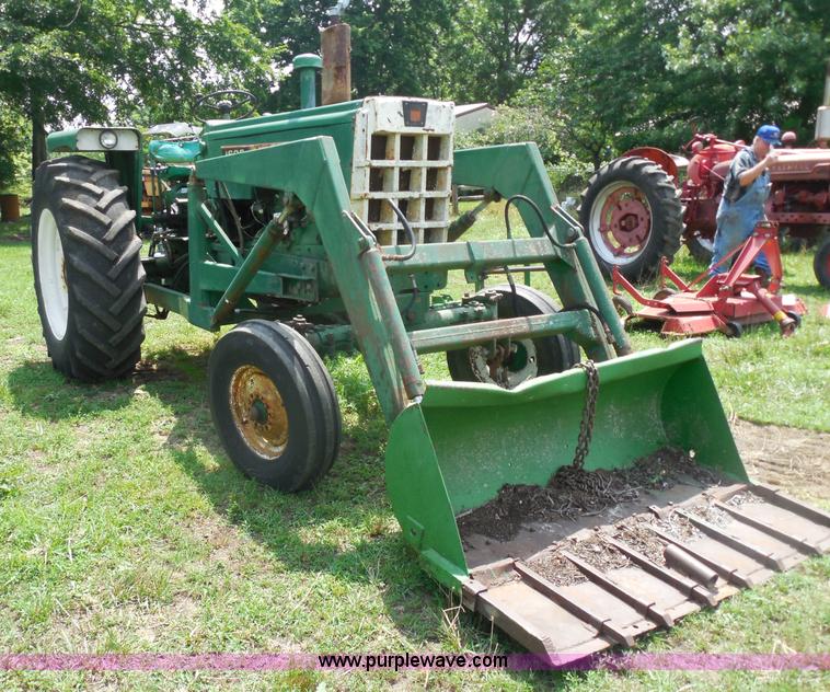 image for item H9841 Oliver 1600 tractor