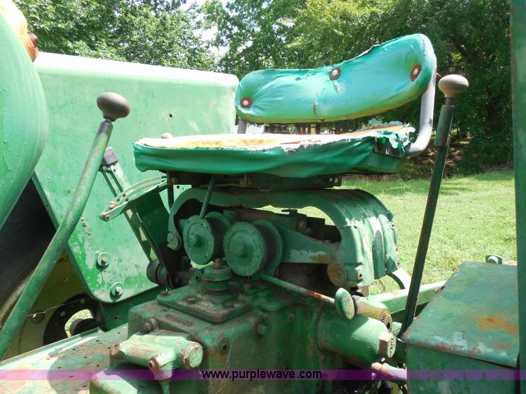image for item H9841 Oliver 1600 tractor
