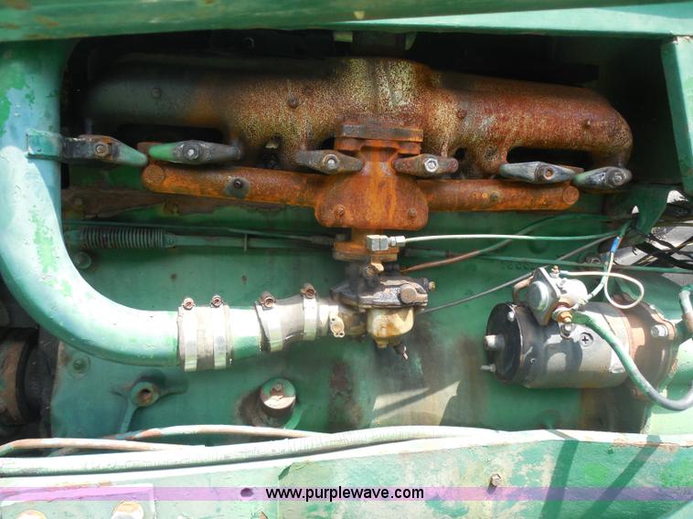 image for item H9841 Oliver 1600 tractor