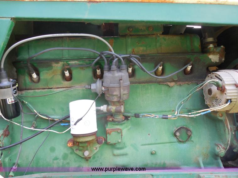 image for item H9841 Oliver 1600 tractor