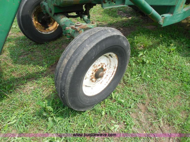 image for item H9841 Oliver 1600 tractor
