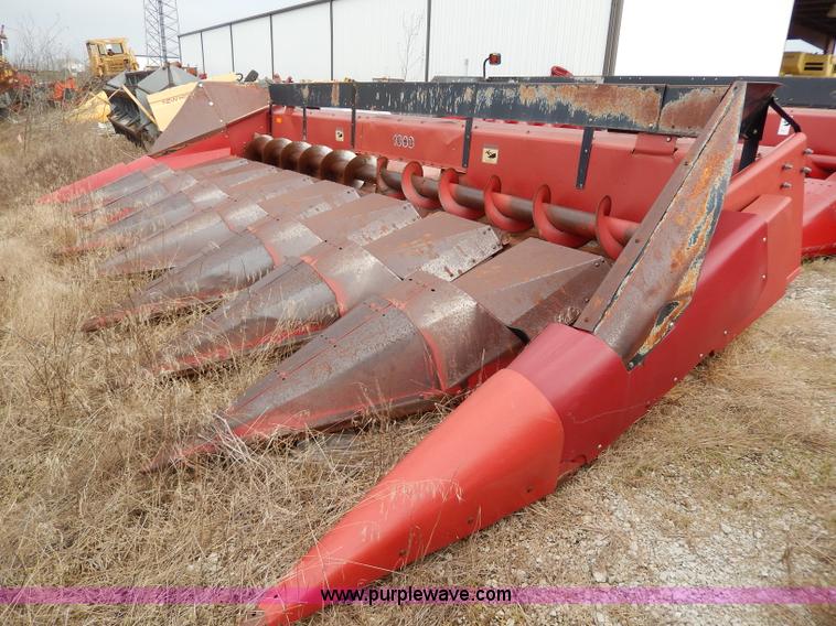 image for item I4377 1997 Case IH 1083 corn head