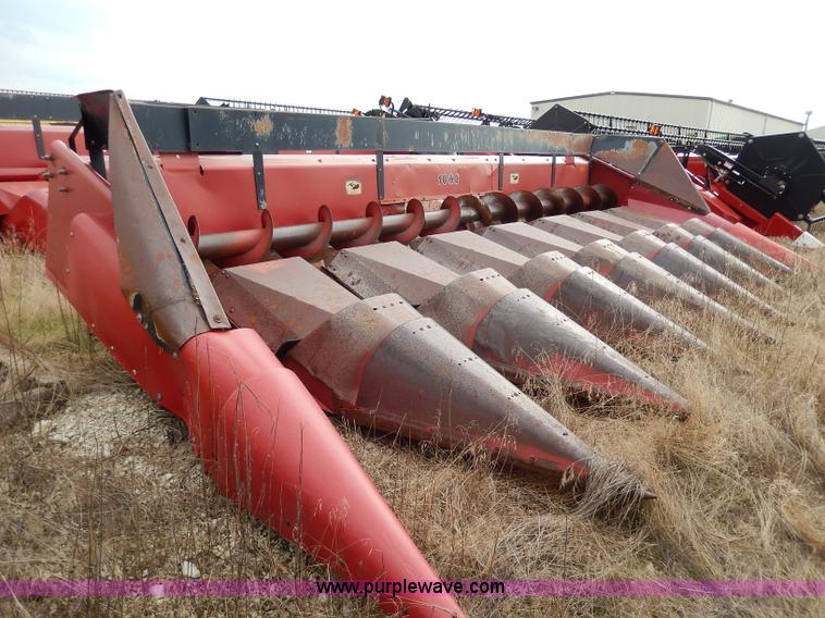 image for item I4377 1997 Case IH 1083 corn head