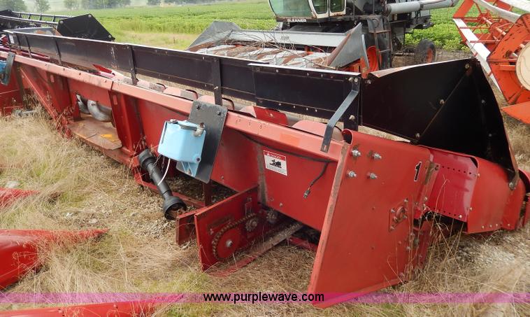 image for item I4377 1997 Case IH 1083 corn head