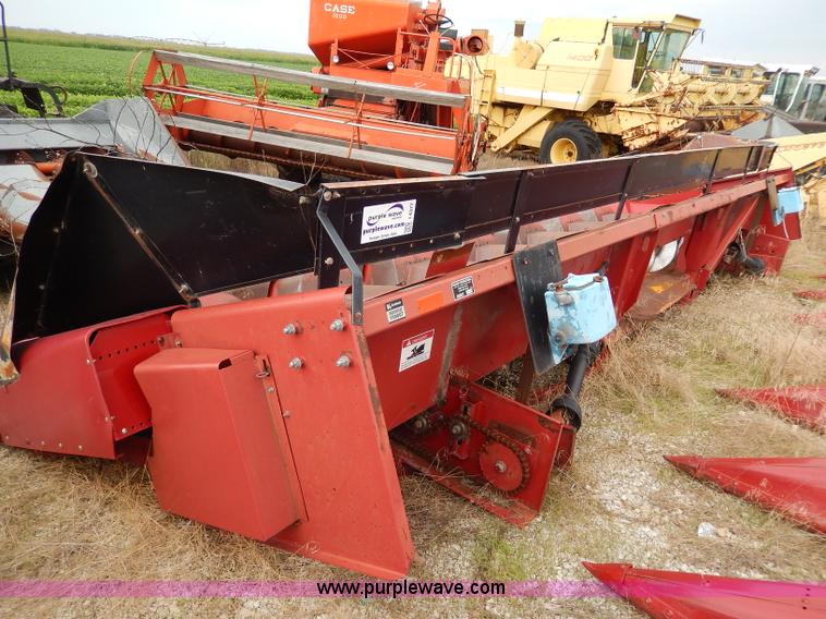 image for item I4377 1997 Case IH 1083 corn head