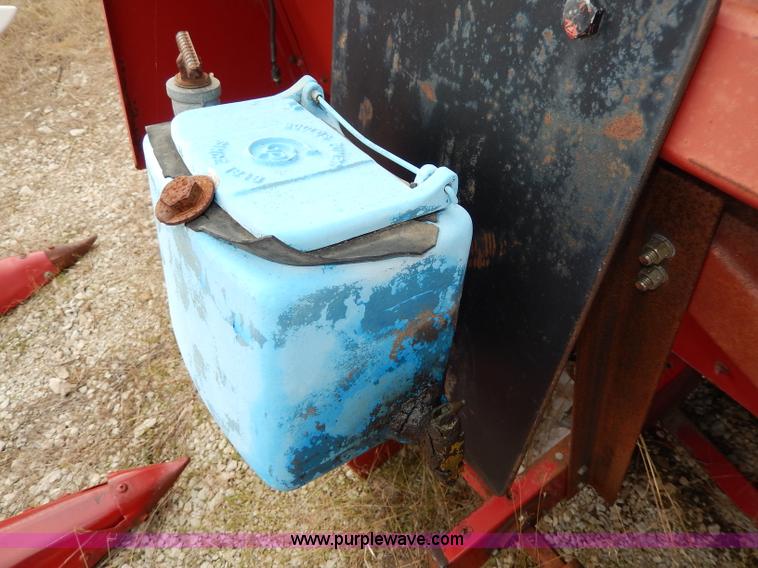 image for item I4377 1997 Case IH 1083 corn head