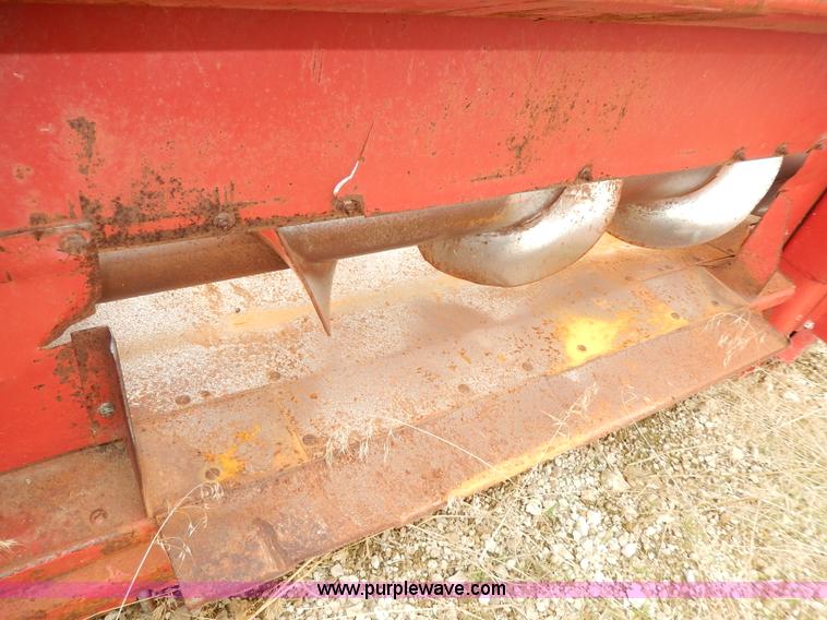 image for item I4377 1997 Case IH 1083 corn head
