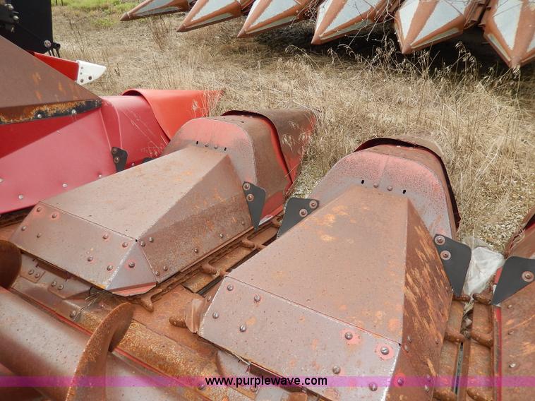 image for item I4377 1997 Case IH 1083 corn head
