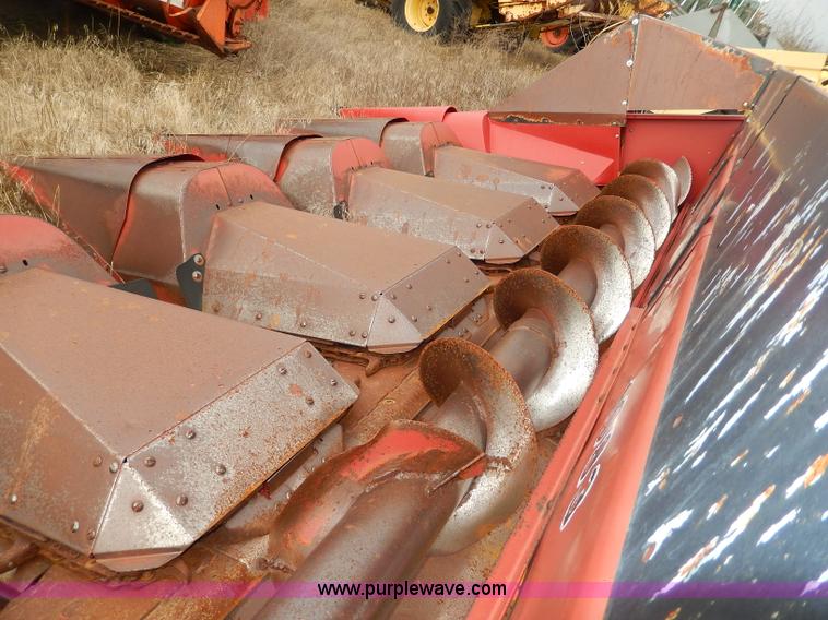 image for item I4377 1997 Case IH 1083 corn head