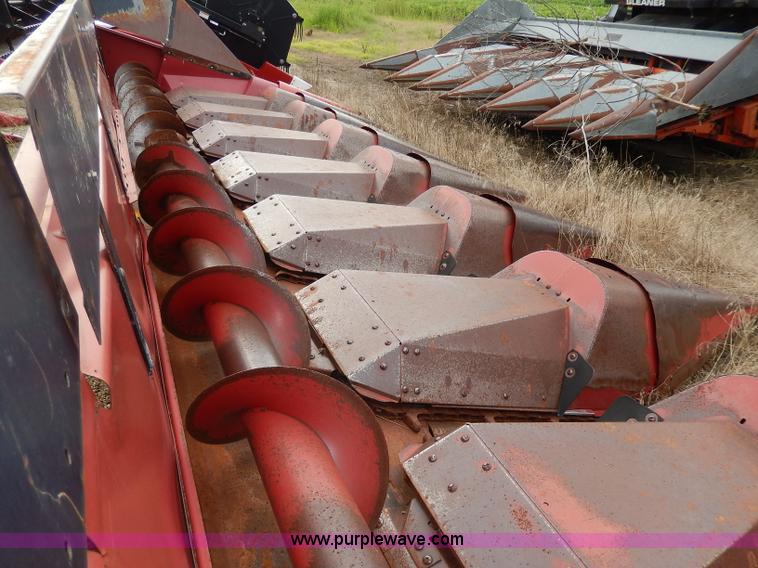image for item I4377 1997 Case IH 1083 corn head