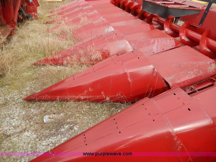image for item I4378 1998 Case IH 1083 corn head