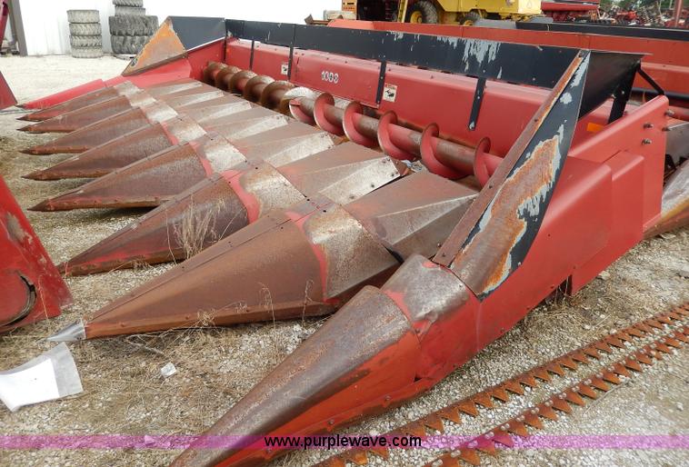 image for item I4379 1995 Case IH 1083 corn head
