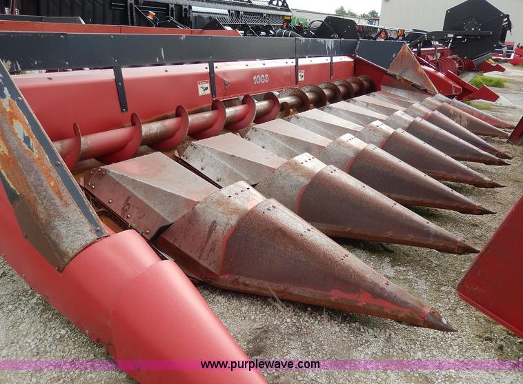 image for item I4379 1995 Case IH 1083 corn head
