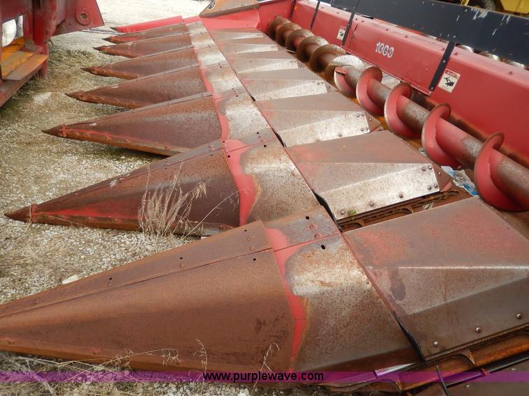 image for item I4379 1995 Case IH 1083 corn head