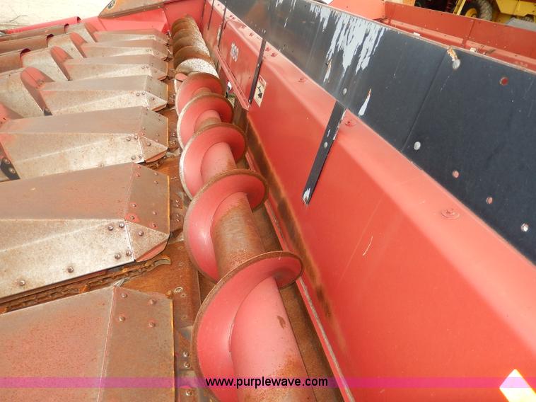 image for item I4379 1995 Case IH 1083 corn head