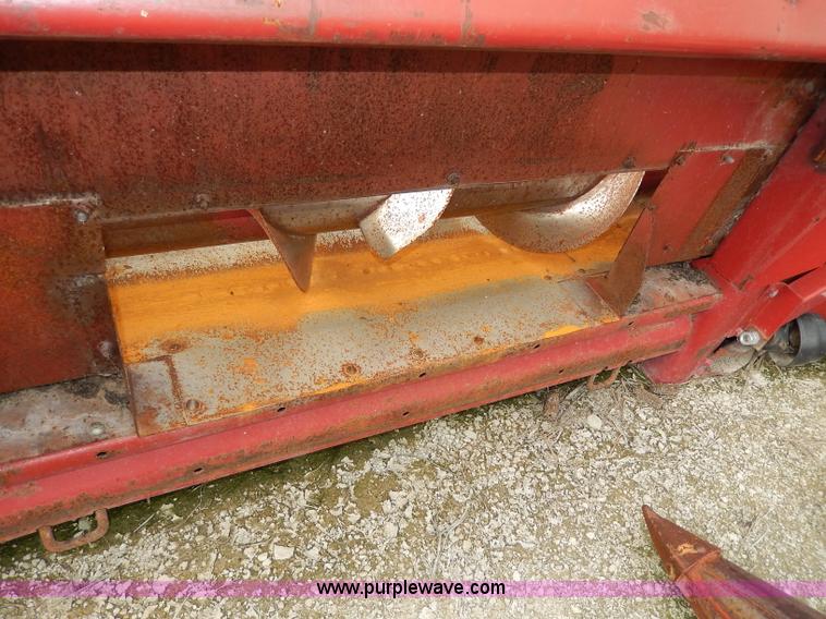image for item I4379 1995 Case IH 1083 corn head